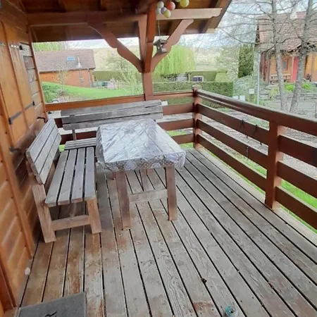 Location Type Gite, D'hote, Meuble De Tourisme Dans Joli Petit Typique Et Ou Jolie Roulotte Type Boheme Chalet *