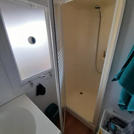 Location Type Gîte, D'hôte, Meublé De Tourisme Dans Joli Petit Typique Et Ou Jolie Roulotte Type Bohème Chalet