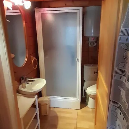 Location Type Gite, D'hote, Meuble De Tourisme Dans Joli Petit Typique Et Ou Jolie Roulotte Type Boheme *