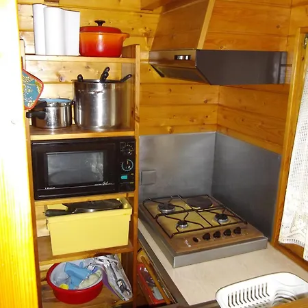 Σαλέ Location Type Gite, D'hote, Meuble De Tourisme Dans Joli Petit Typique Et Ou Jolie Roulotte Type Boheme