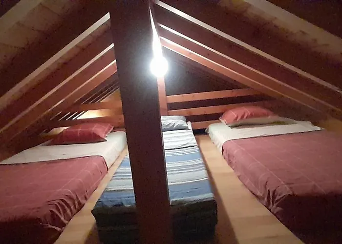 Location Type Gite, D'hote, Meuble De Tourisme Dans Joli Petit Typique Et Ou Jolie Roulotte Type Boheme