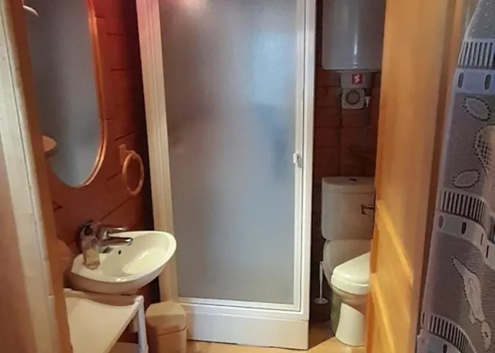 Location Type Gite, D'hote, Meuble De Tourisme Dans Joli Petit Typique Et Ou Jolie Roulotte Type Boheme *